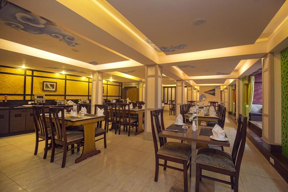 Summit Ttakshang Residency Hotel & Spa Mg Marg Gangtok Exterior foto