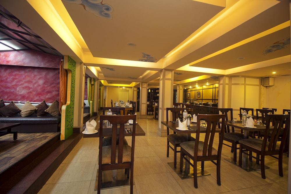Summit Ttakshang Residency Hotel & Spa Mg Marg Gangtok Exterior foto